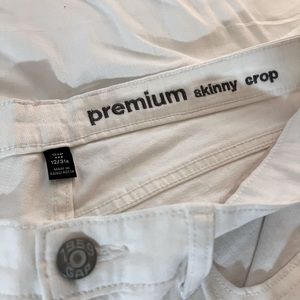 Gap denim white skinny crop jeans- never worn